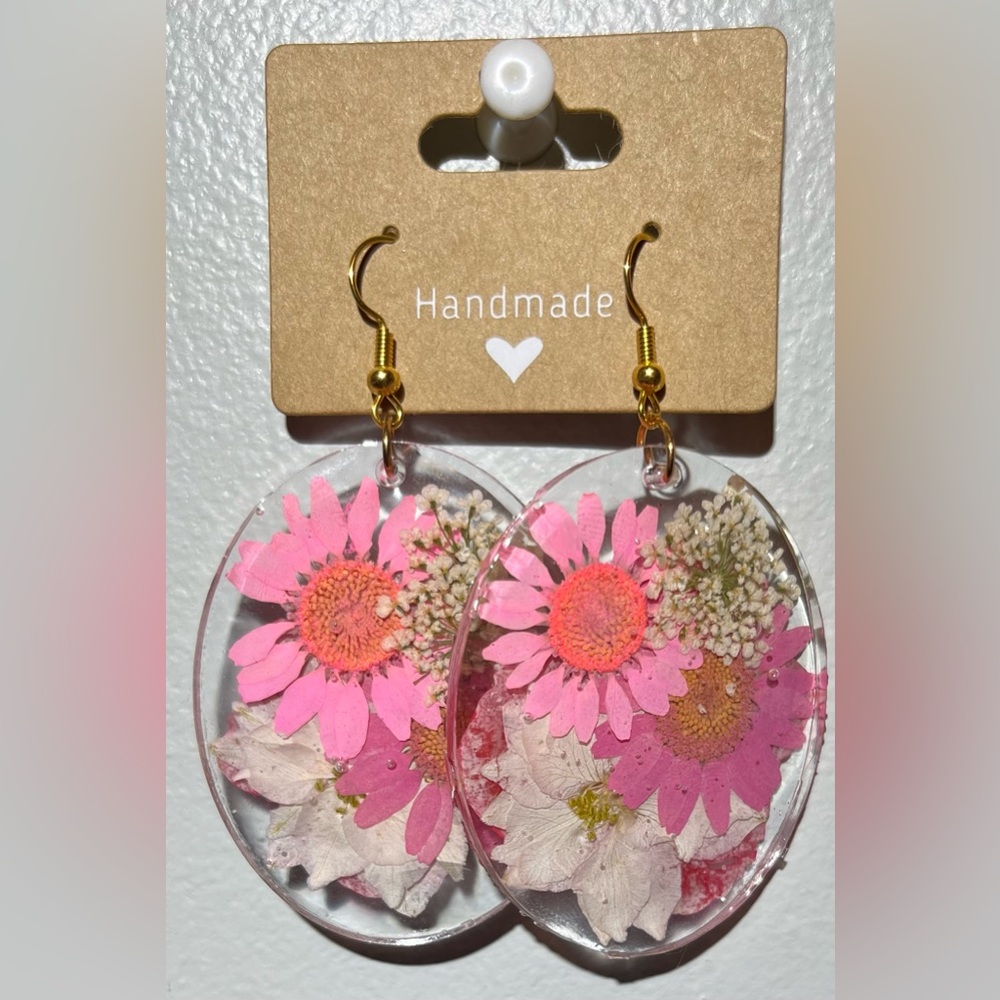Floral Resin Earrings with Pink and White Flowers